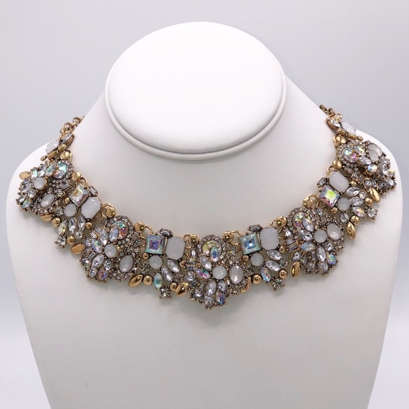 NWT AVA Statement Bib Necklace in Gold - White - Picture 5 of 8